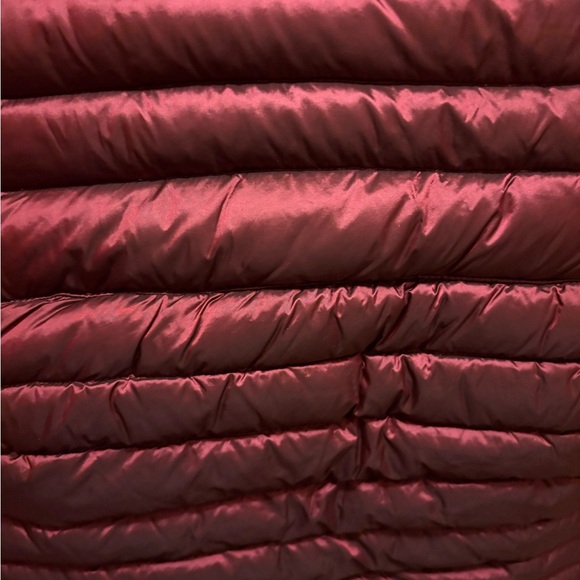 Canada Weather Gear Women’s Puffer Jacket Burgundy Hooded Lightweight Coat Sz S - Picture 12 of 13